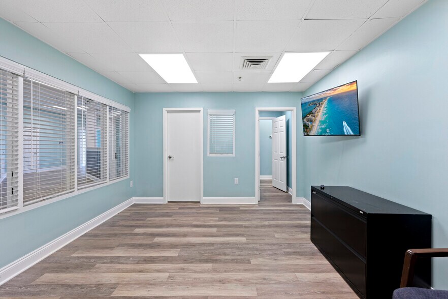 More Photos Of 5420 Hickory St, Panama City Office For Lease