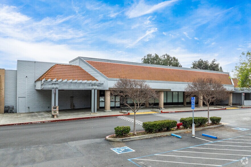More Photos Of 968 Murrieta Blvd, Livermore Freestanding For Lease