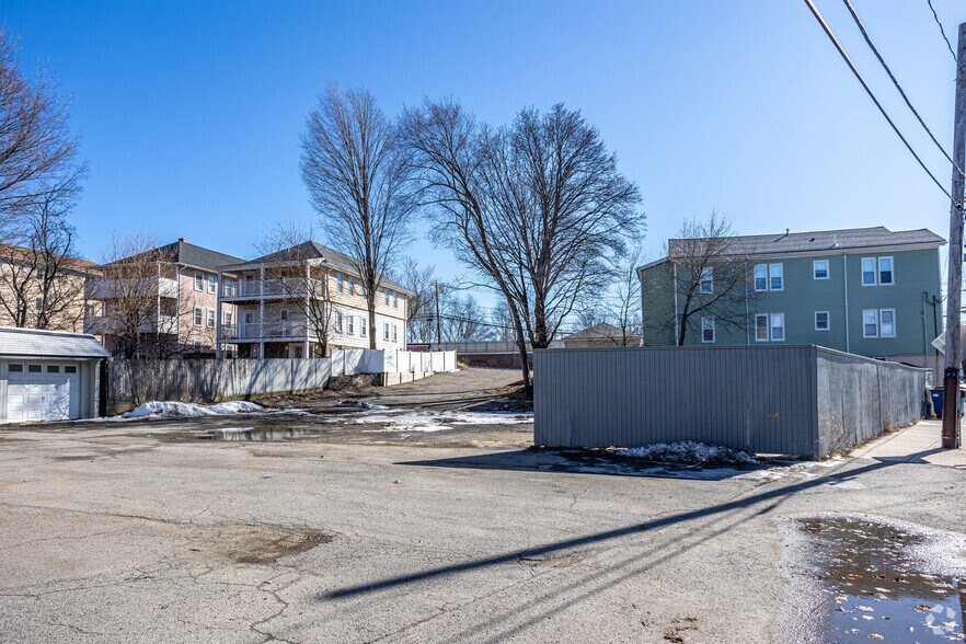 More Photos Of 15 Crawford St, Watertown Service For Lease