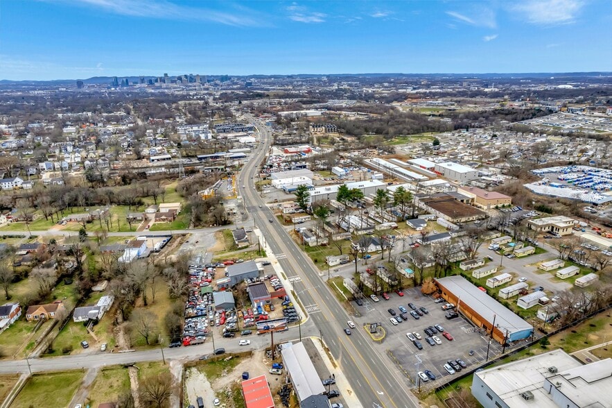More Photos Of 2524 Dickerson Pike, Nashville Flex For Sale