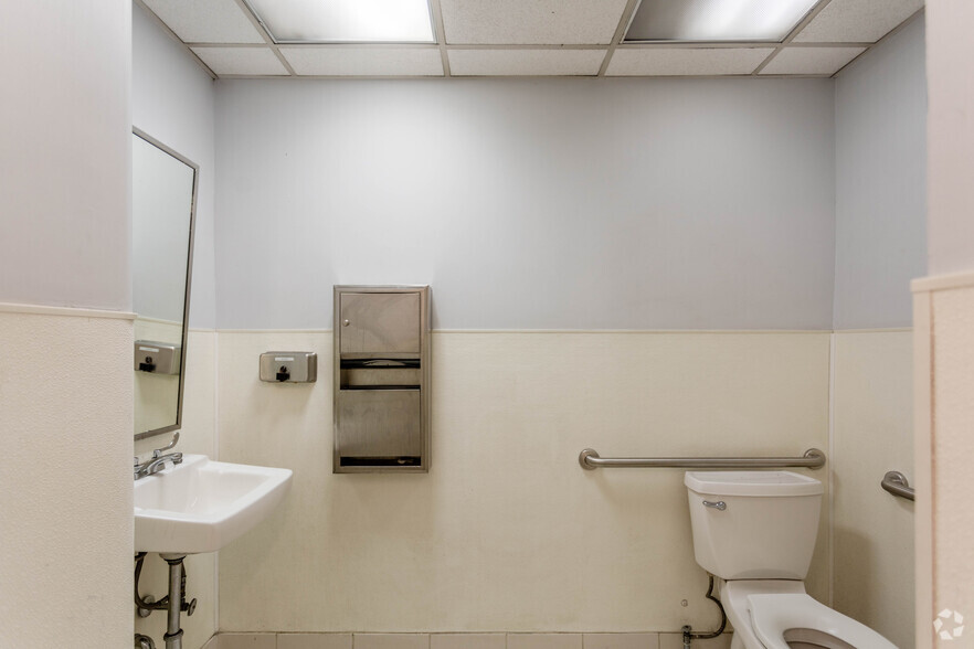 More Photos Of 2139-2159 Broadway, New York Apartments For Lease