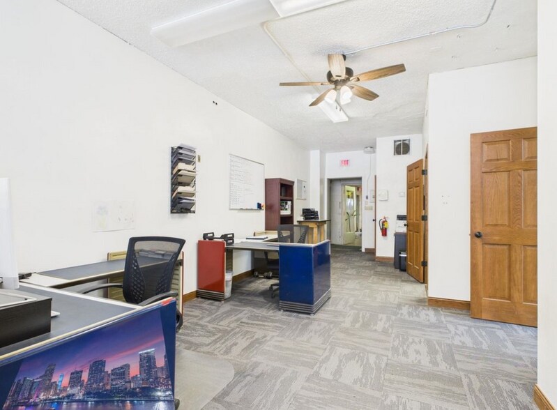 More Photos Of 415 W Wisconsin Ave, Appleton General Retail For Sale