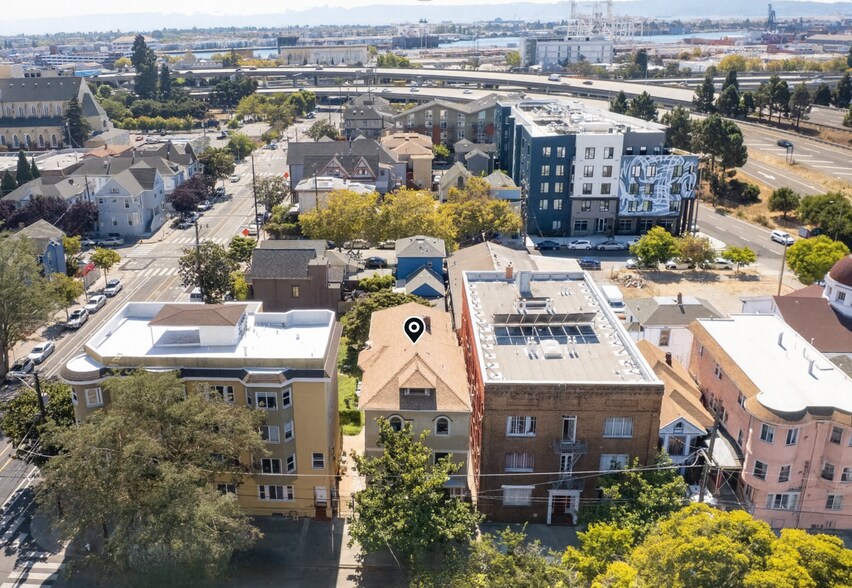 More Photos Of 667 10th St, Oakland Multifamily For Sale