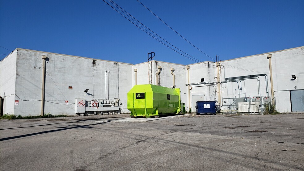 More Photos Of 314 Merchants Dr, Knoxville General Retail For Sale