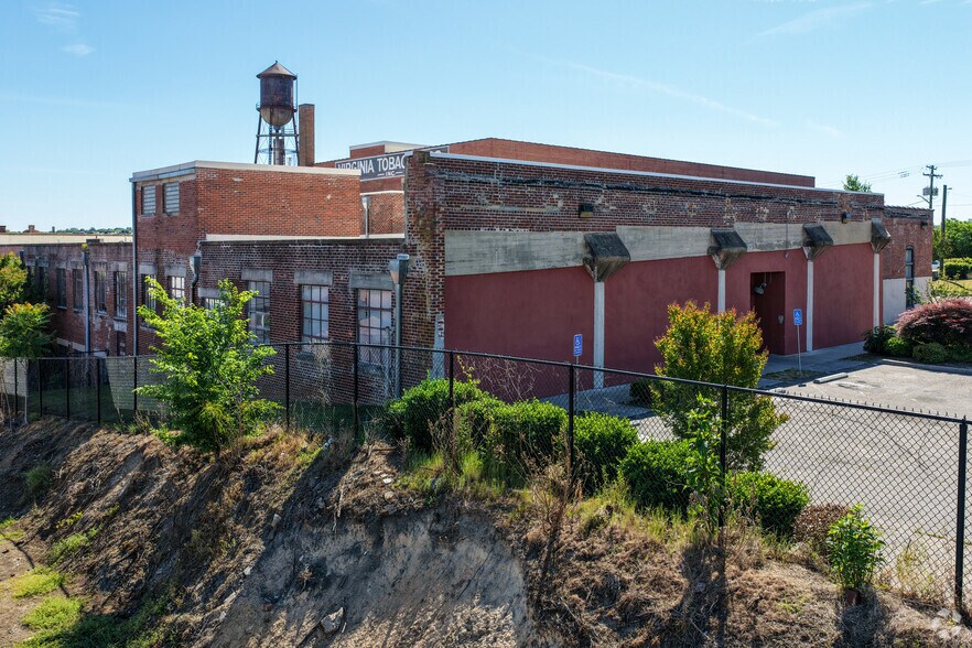 More Photos Of 614 Lynn St, Danville Apartments For Lease