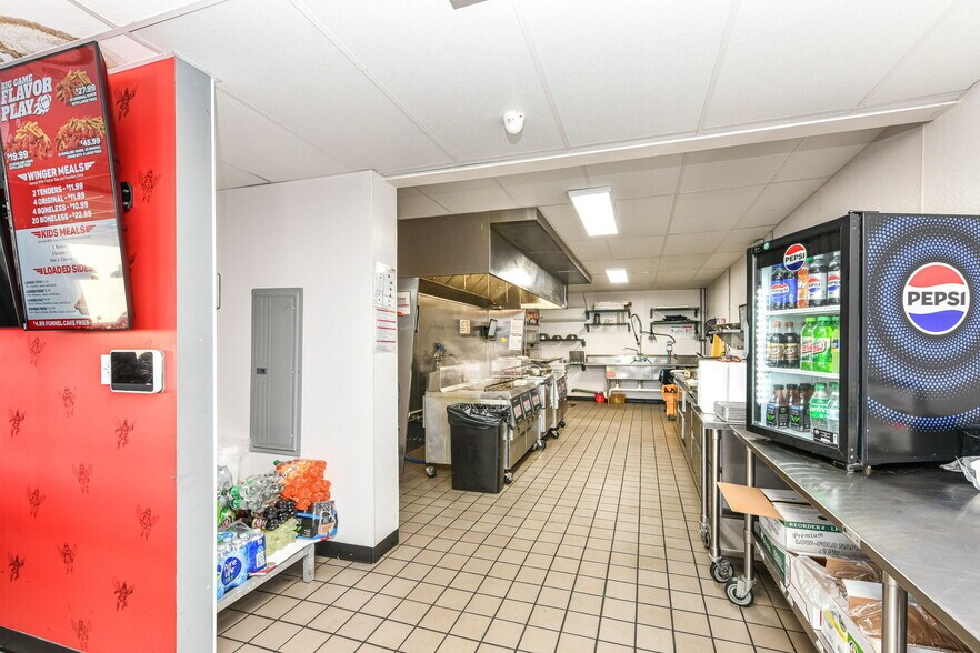 More Photos Of 5527 N Keystone Ave, Indianapolis Restaurant For Sale