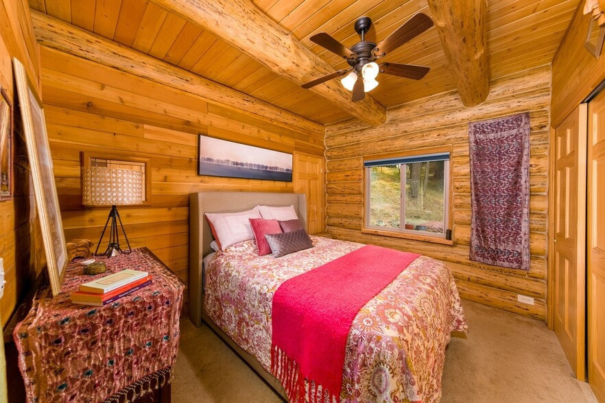More Photos Of 82 Meadows Loop, Lyle Specialty For Sale
