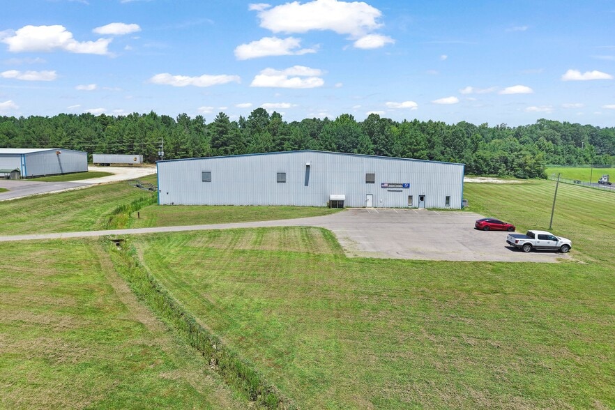 Primary Photo Of 454 Swanson Dr, Dresden Industrial For Lease