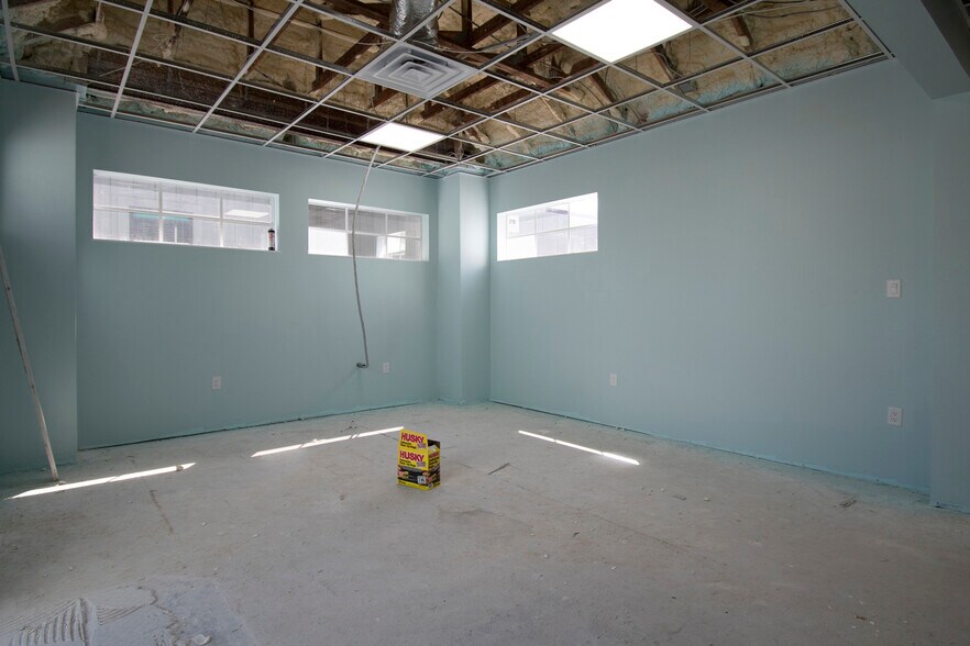 More Photos Of 4535 Tamiami Trl, Port Charlotte Office For Lease