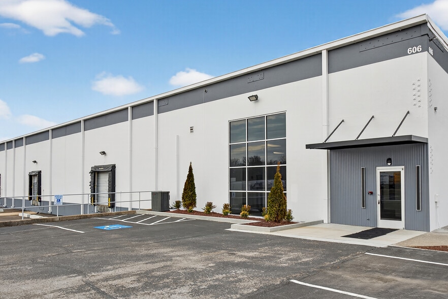More Photos Of 606 Butler Dr, Murfreesboro Distribution For Lease