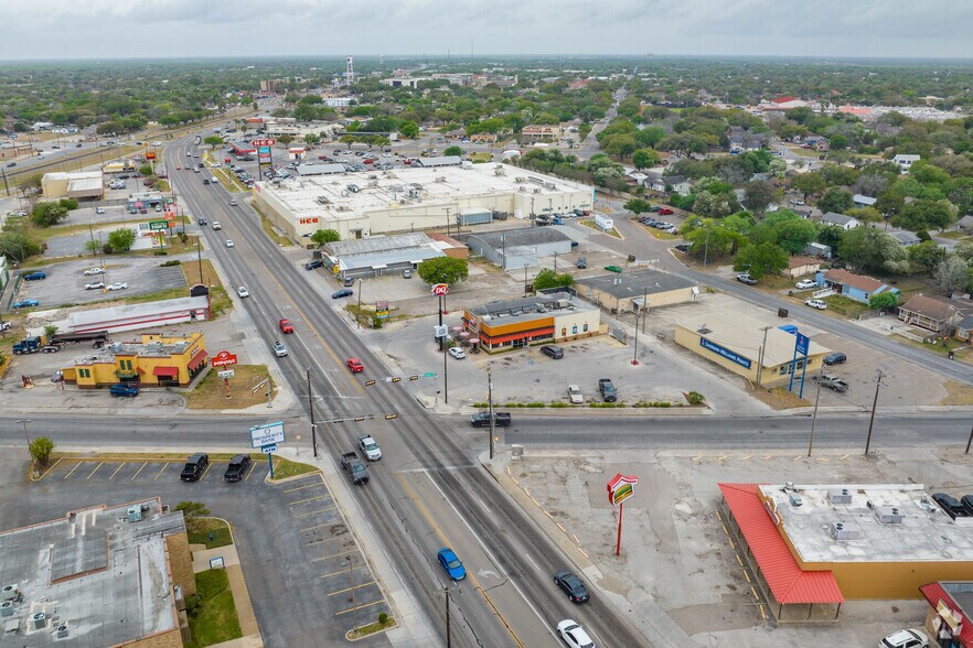 More Photos Of 1179 E Main St, Alice Fast Food For Sale