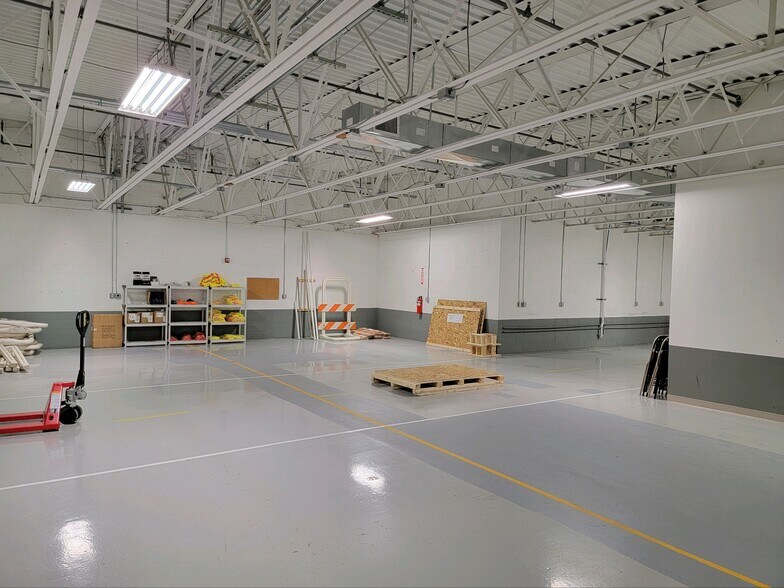 More Photos Of 58-60 S Jefferson Rd, Whippany Warehouse For Lease