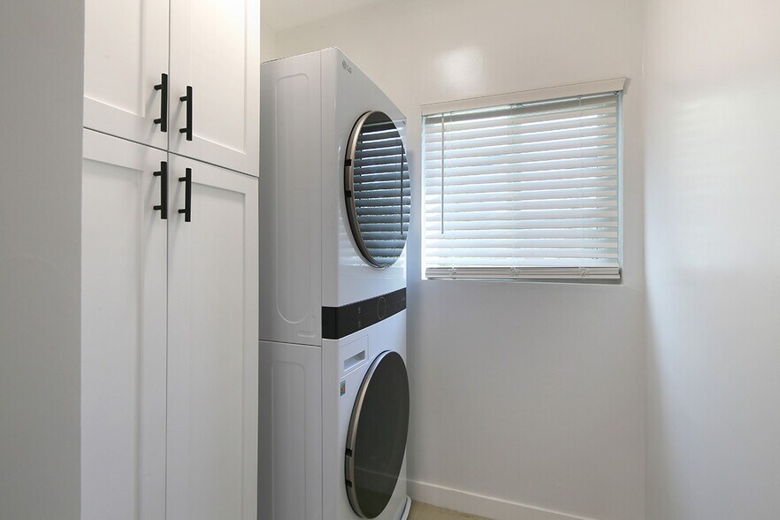 More Photos Of 7323 Valmont St, Tujunga Apartments For Sale