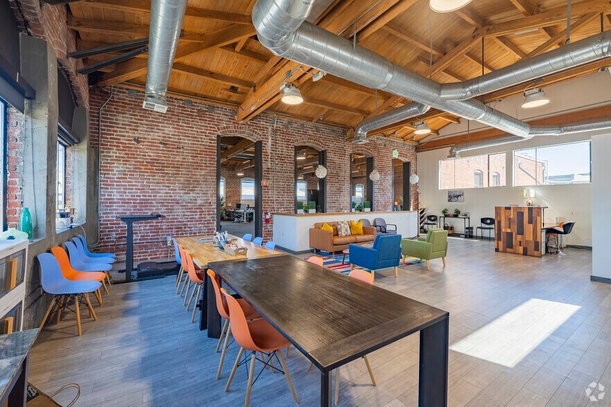 More Photos Of 620 3rd St, Oakland Light Distribution For Lease