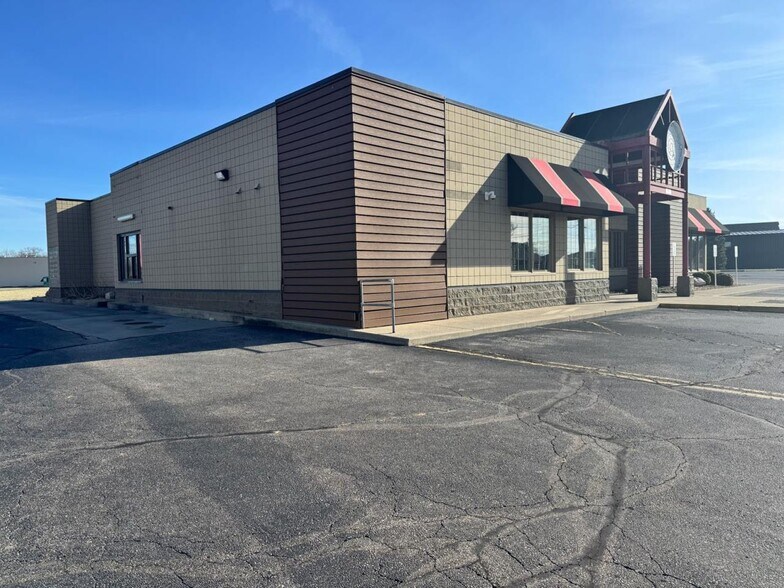 More Photos Of 1181 Stone Dr, Harrison Restaurant For Sale