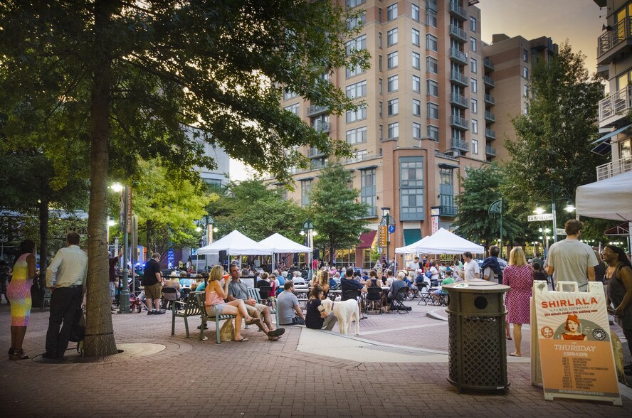 More Photos Of 2700 S Quincy St, Arlington Unknown For Sale