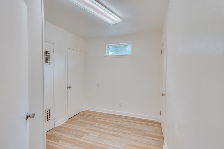 More Photos Of 1403 Spring Hill Ave, Mobile Healthcare For Sale