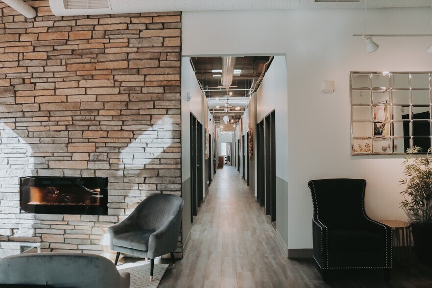 More Photos Of 403 16th St, Denver Office For Sale