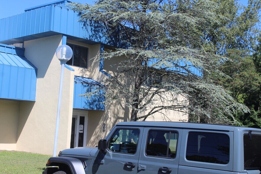 More Photos Of 3321 Doris Ave, Ocean Unknown For Lease