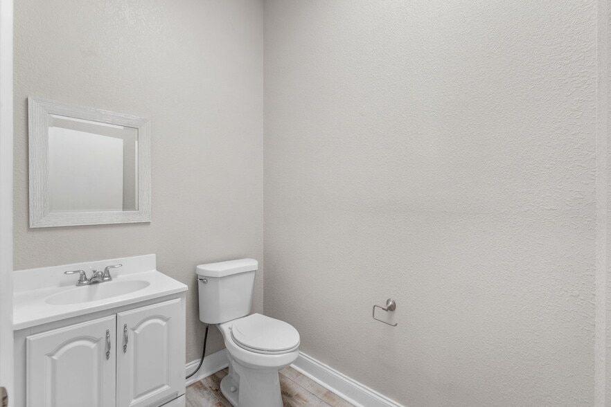 More Photos Of 226 King St, Cocoa Unknown For Lease
