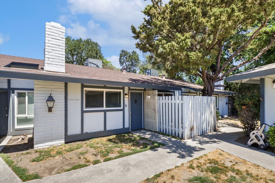 More Photos Of 2316 Villanova Cir, Sacramento Apartments For Sale