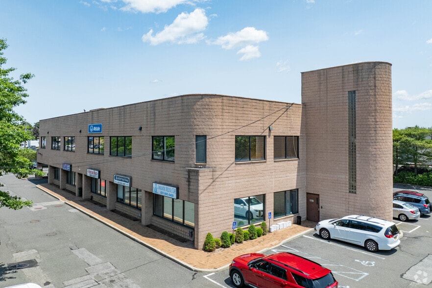 Primary Photo Of 375 Commack Rd, Deer Park Office For Lease