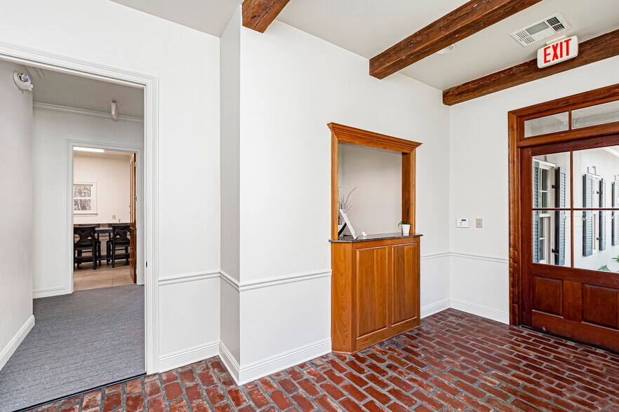 More Photos Of 4603 Bluebonnet Blvd, Baton Rouge Office For Sale