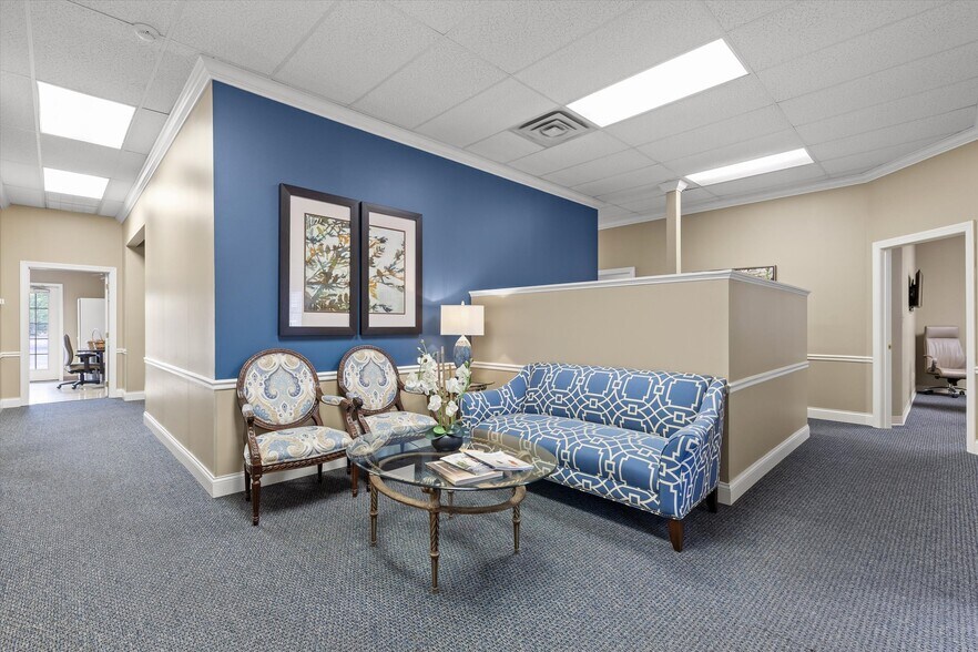 More Photos Of 6166 Shallowford Rd, Chattanooga Medical For Sale
