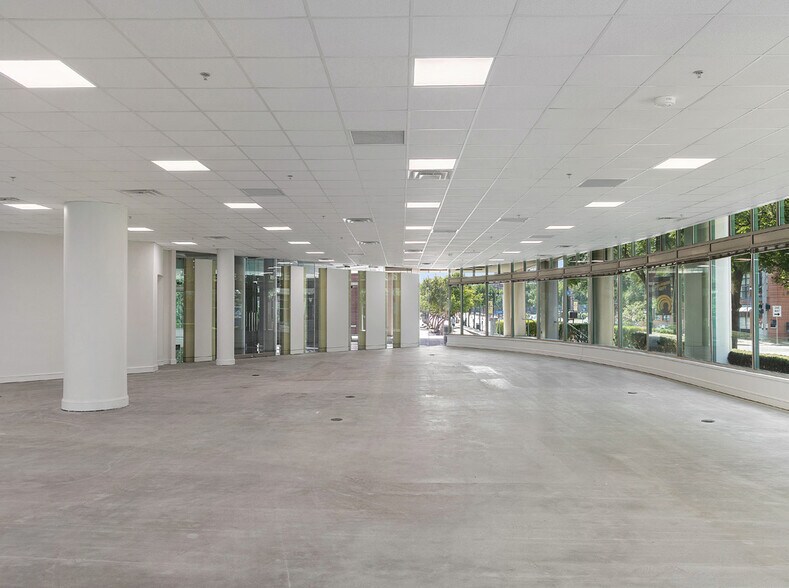 More Photos Of 333 E Main St, Louisville Office For Sale