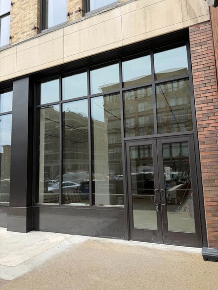 More Photos Of 85 Weybosset St, Providence General Retail For Lease