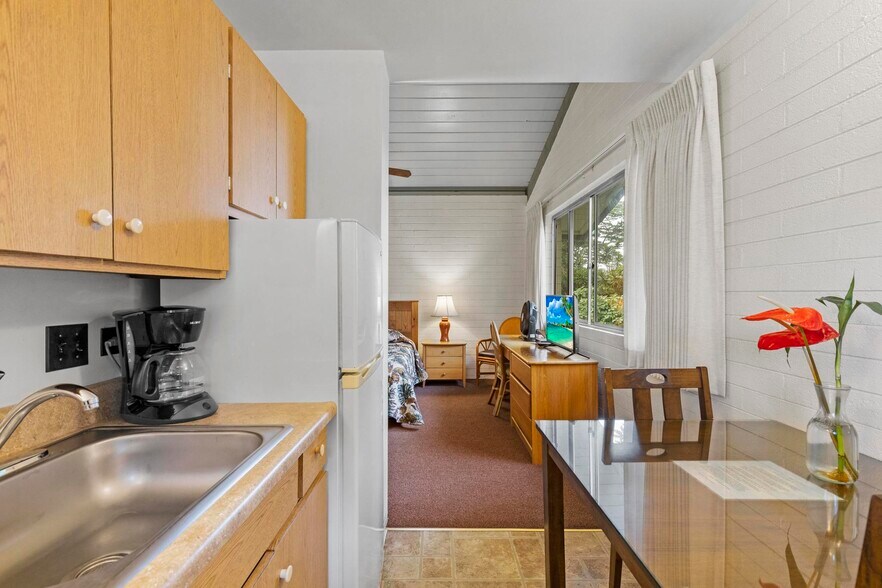 More Photos Of 333 Iliahi St, Hilo Hotel For Sale