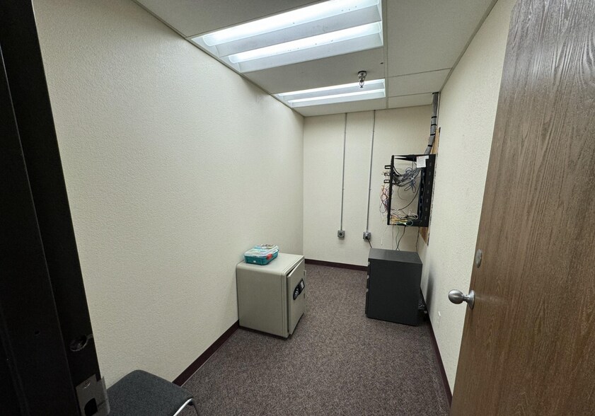 More Photos Of 1301 Huffman Rd, Anchorage Medical For Lease