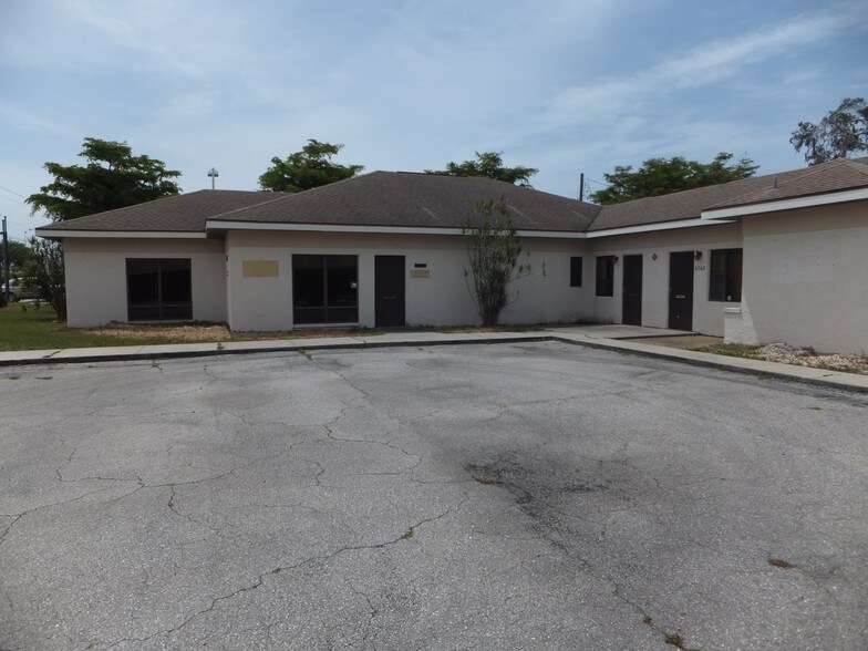 More Photos Of 6200 S Tamiami Trl, Sarasota Office For Sale