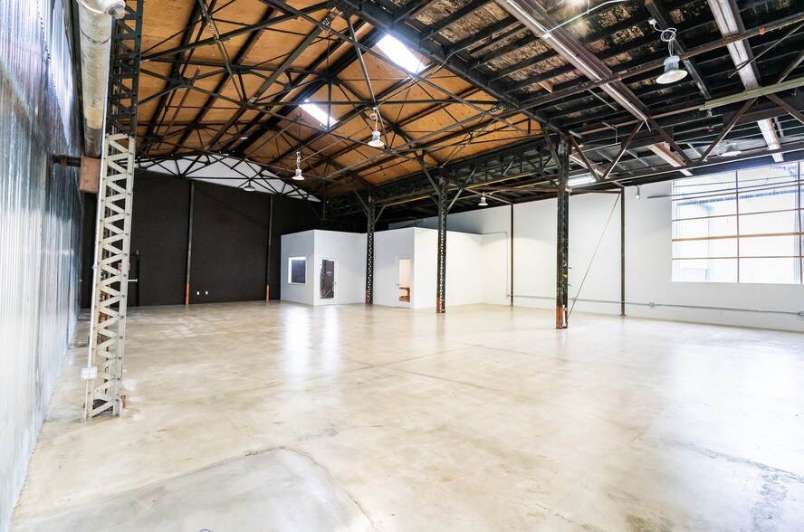 Primary Photo Of 2140 Mandela Pkwy, Oakland Office For Lease