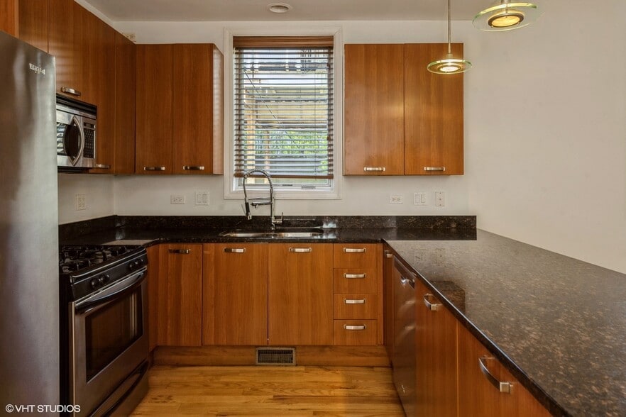 More Photos Of 4012 S Indiana Ave, Chicago Apartments For Sale