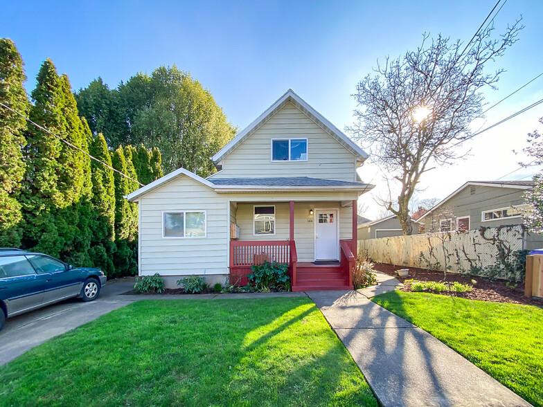 Primary Photo Of 1414 SE Lambert St, Portland Apartments For Sale