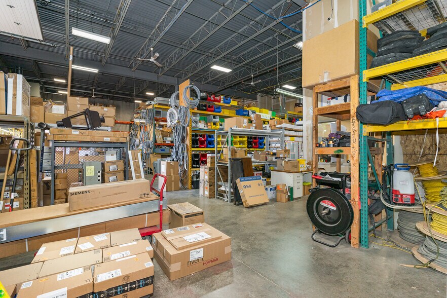 More Photos Of 8555 W 123rd St W, Savage Flex For Lease