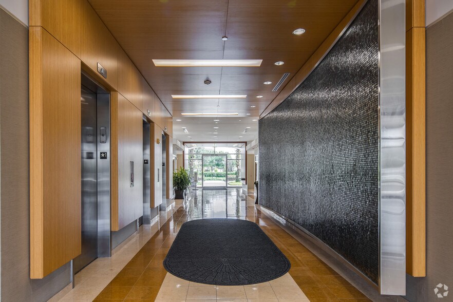 More Photos Of 5323 Millenia Lakes Blvd, Orlando Office For Lease