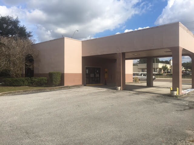 More Photos Of 15102 N Florida Ave, Tampa Freestanding For Lease