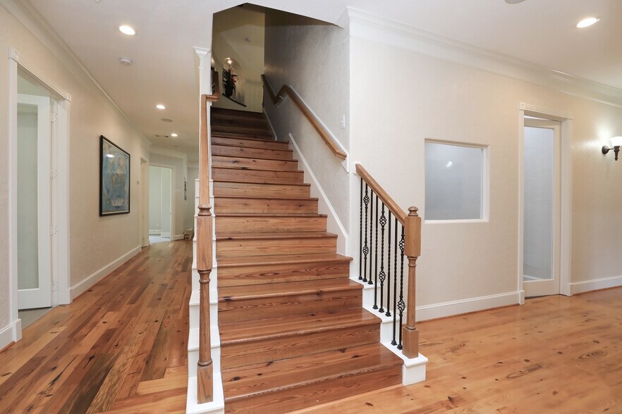 More Photos Of 12802 Willow Centre Dr, Houston Office For Sale