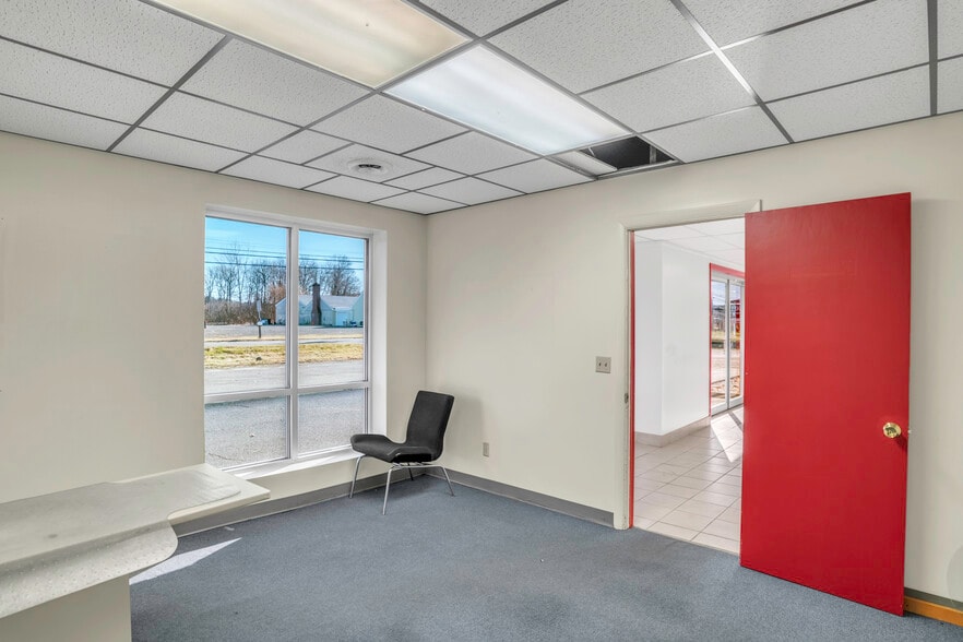 More Photos Of 253 Greenfield Rd, South Deerfield Auto Dealership For Sale