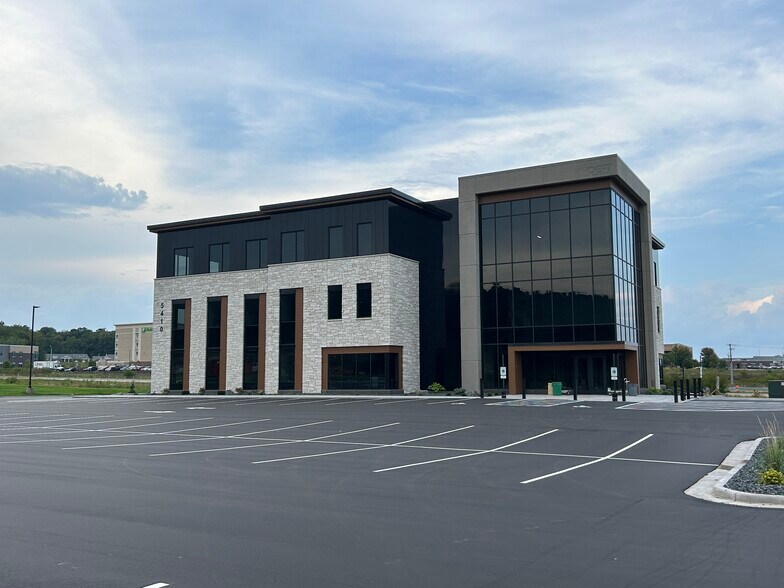 More Photos Of 5410 Sevens Pky, Eau Claire Office For Lease
