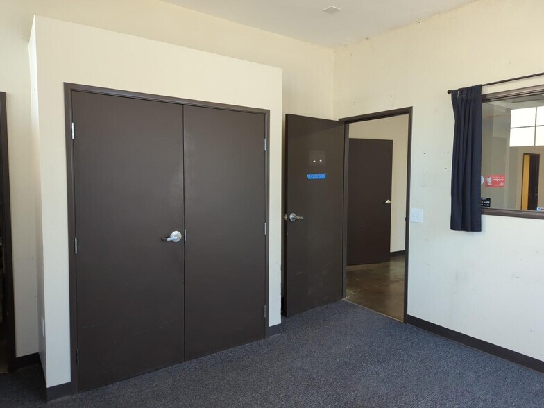 More Photos Of 9190-9214 Exposition Blvd, Los Angeles Warehouse For Sale