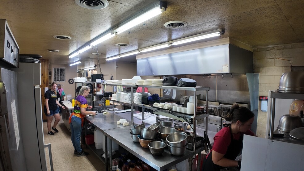 More Photos Of 6335 W Andrew Johnson Hwy, Greeneville Restaurant For Sale