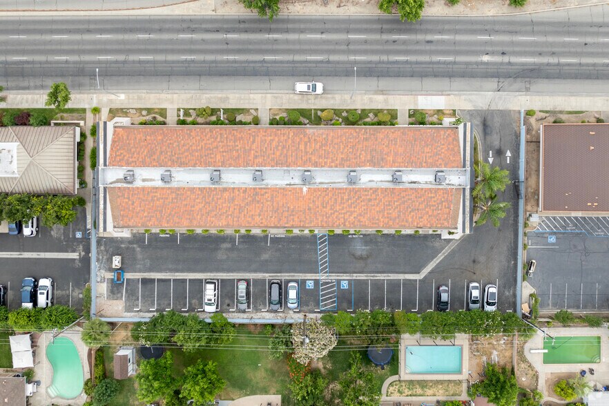 More Photos Of 1665 W Shaw Ave, Fresno Medical For Lease