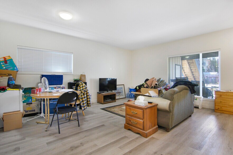 More Photos Of 124 Calgary Av, Penticton Apartments For Sale