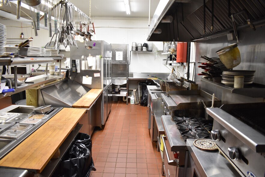 More Photos Of 24 S First St, Fulton Restaurant For Sale