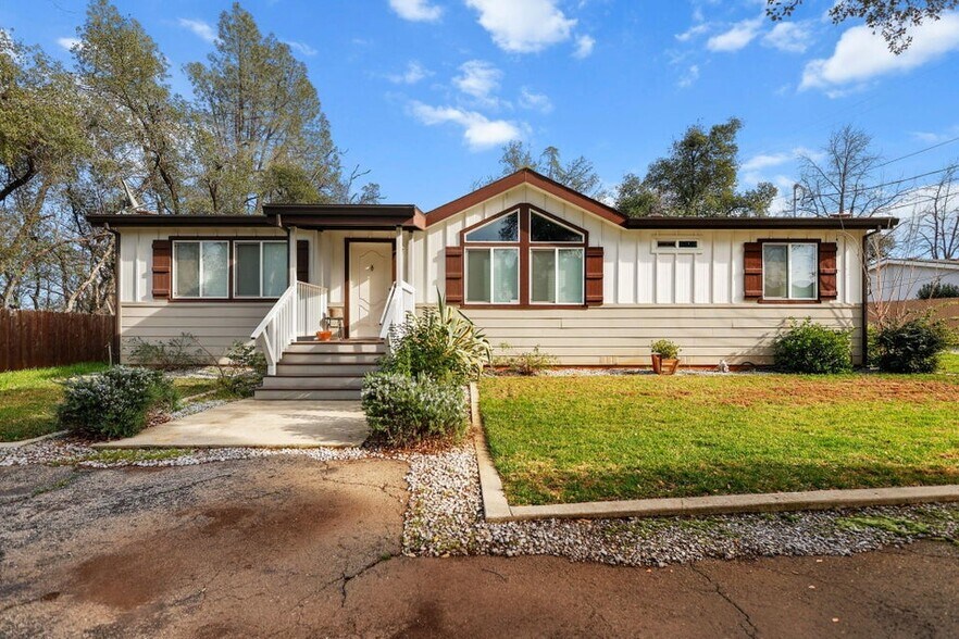 More Photos Of 2081 Victor Ave, Redding Office For Sale