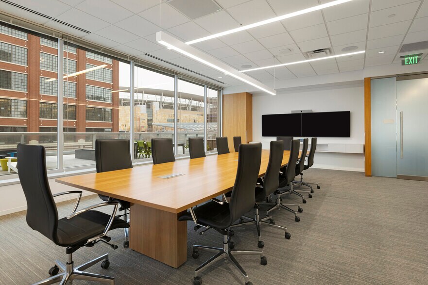 More Photos Of 500 N 5th St, Minneapolis Office For Lease