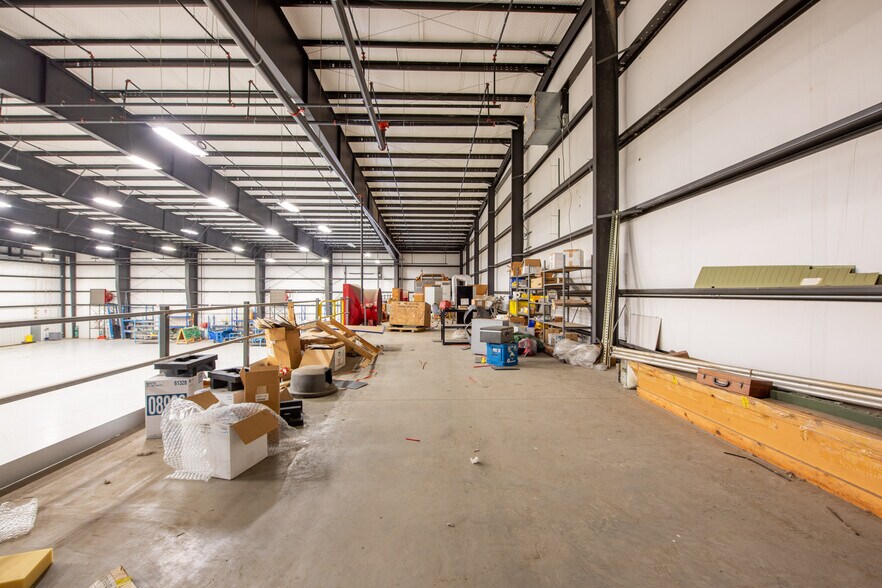 More Photos Of 211 Tuskegee Rd, Syracuse Airplane Hangar For Lease